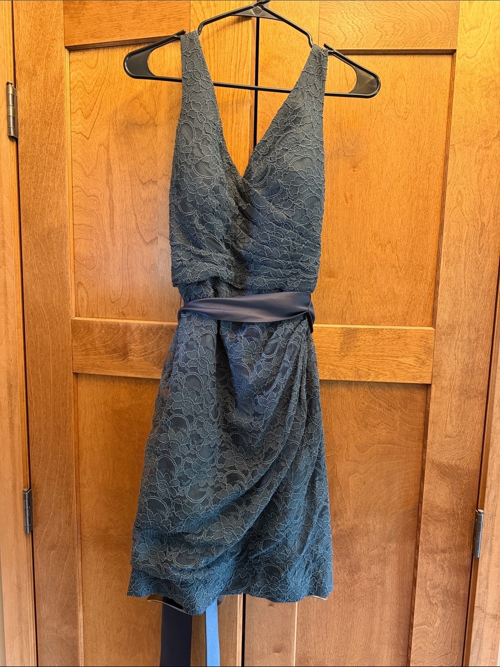 NWT Sleeveless Lace Wrap Dress with Satin Sash Waist in Slate Charcoal sz 6